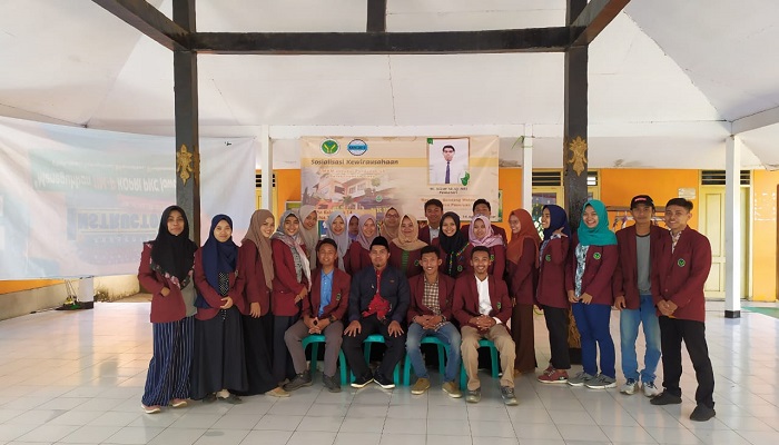 Demi Kuatkan Potensi Desa, KKN Kelompok Godangwetan 2 Adakan Penyuluhan Kewirausahaan
