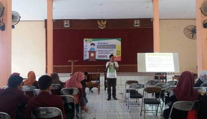 Pelatihan Public Speaking Himpunan Mahasiswa Pendidikan Agama Islam