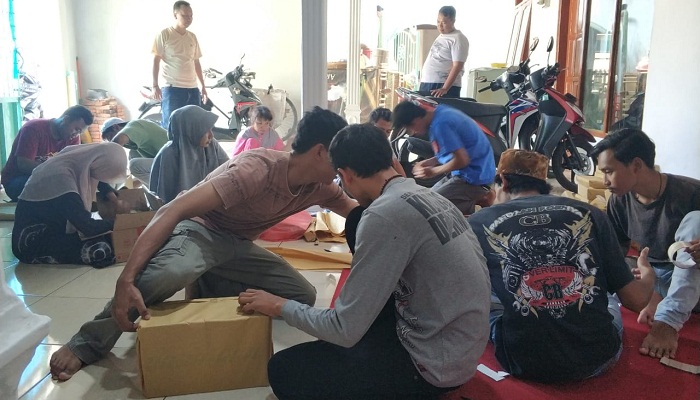 Guyup rukun kelompok 15 dengan masyarakat dalam  meramaikan HUT RI ke 73