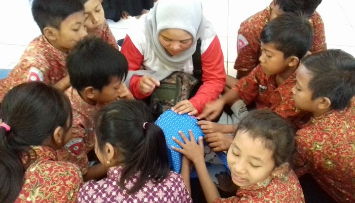 Inovasi Kursi dari Botol Bekas Air Minum