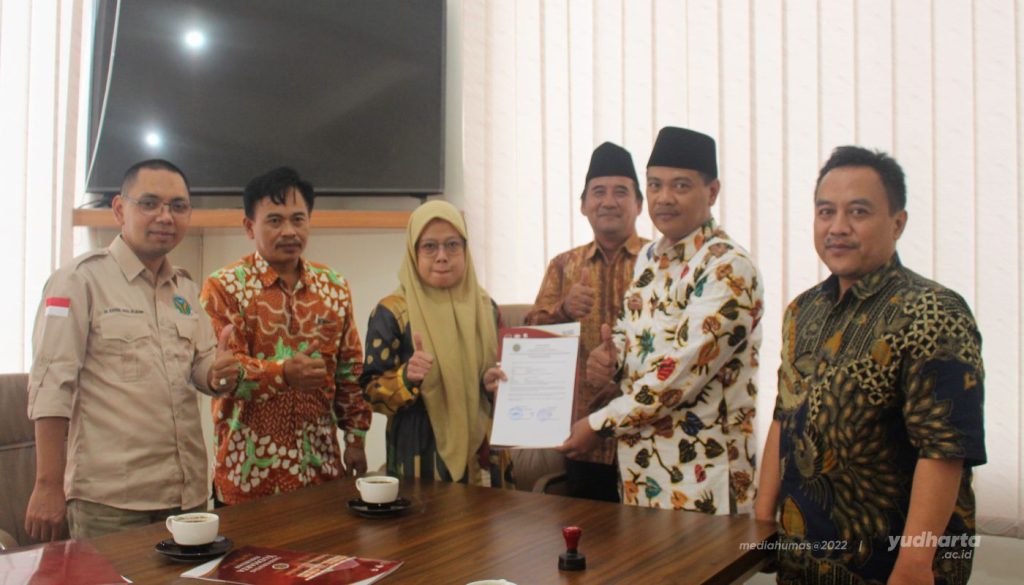 Yudharta Lakukan Serah Terima Aset Kepada Yayasan Darut Taqwa Sengonagung