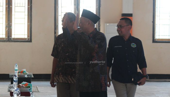 Ini Pesan Romo Kyai Sholeh Bahruddin Kepada Mahasiswa Saat Pemberangkatan KKN