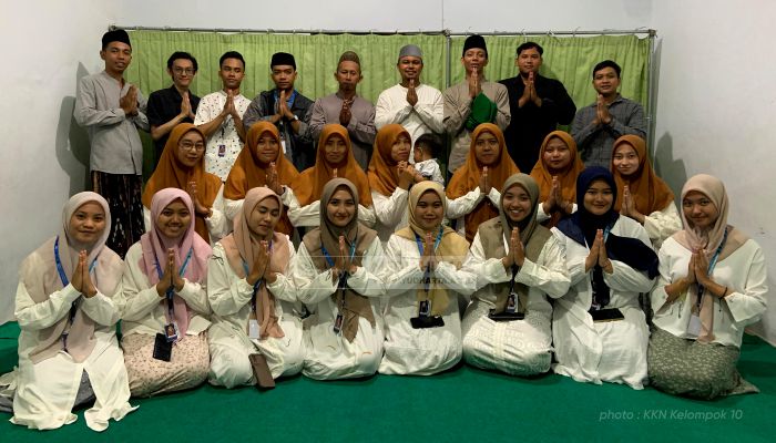 Mahasiswa KKN Kelompok 10 Yudharta Pasuruan Mengisi Acara Muharraman di TPQ An-Nur Desa Sumbersuko