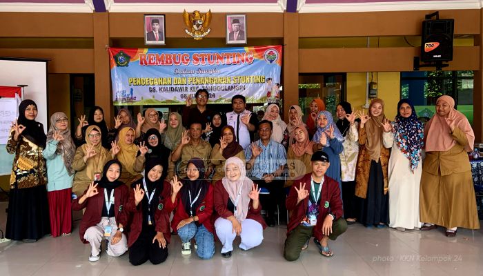 Mahasiswa KKN 24 Turut Berperan Aktif dalam Kegiatan Rembug Stunting Desa Kalidawir, Tanggulangin