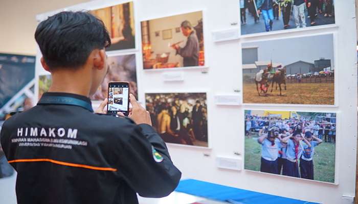 Asa Fotografi Sukses Gelar Acara Pameran Foto di Aula Pancasila Universitas Yudharta Pasuruan