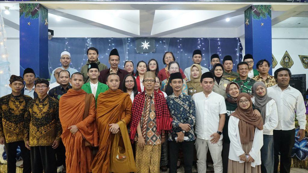 Universitas Yudharta Pasuruan Hadiri Perayaan Hari Natal di GKJW Lawang Malang