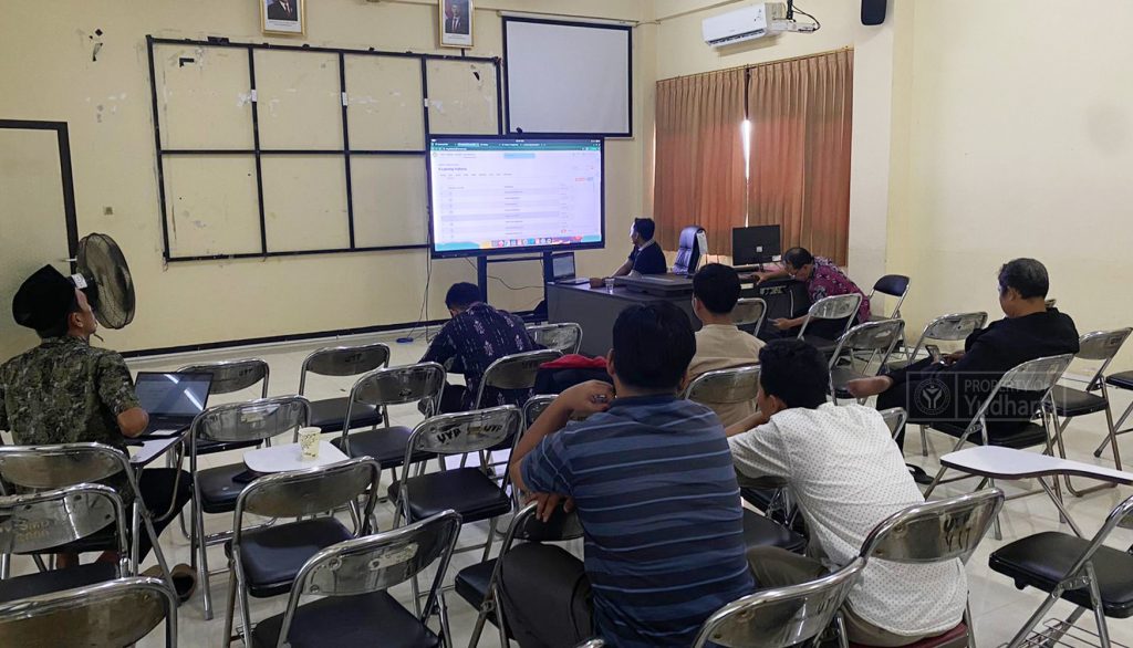 Seluruh Operator di Lingkungan Universitas Yudharta Pasuruan Lakukan Pelatihan Learning Management System (LMS)